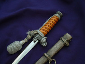 heer officer with aluminum fittings by pack - d653 - 3