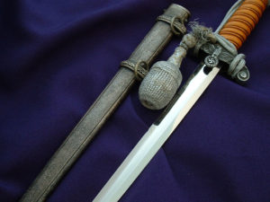 heer officer with aluminum fittings by pack - d653 - 4