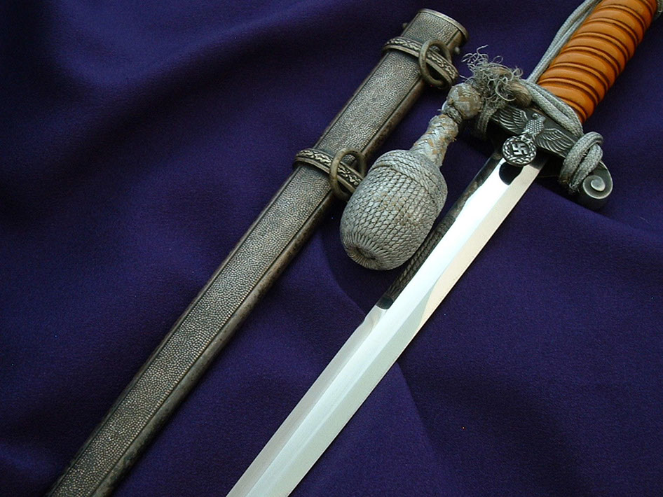 heer officer with aluminum fittings by pack - d653 - 4