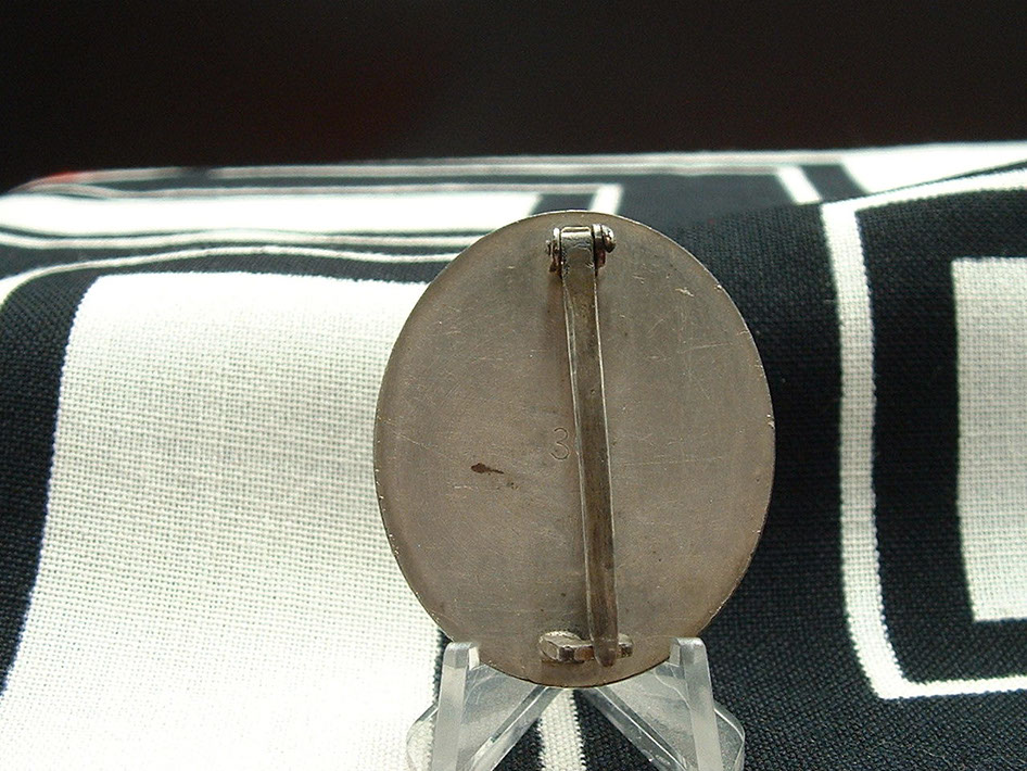 silver wound badge by hauptmunzamt - m381 - 2