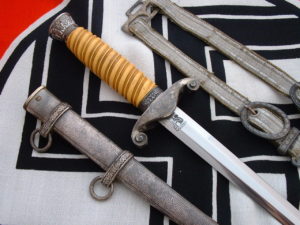 Heer Officer's Dagger by Eickhorn - D661 - 2