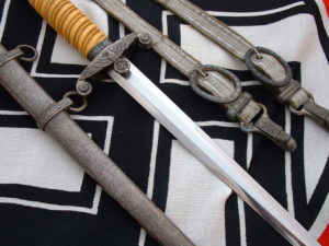 Heer Officer's Dagger by Eickhorn - D661 - 5