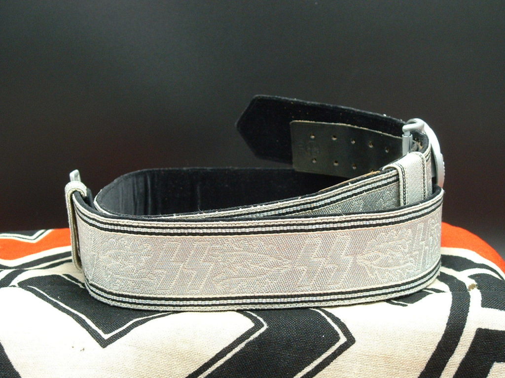 Allgemeine SS Officer's Brocade Rig - B152 - 3