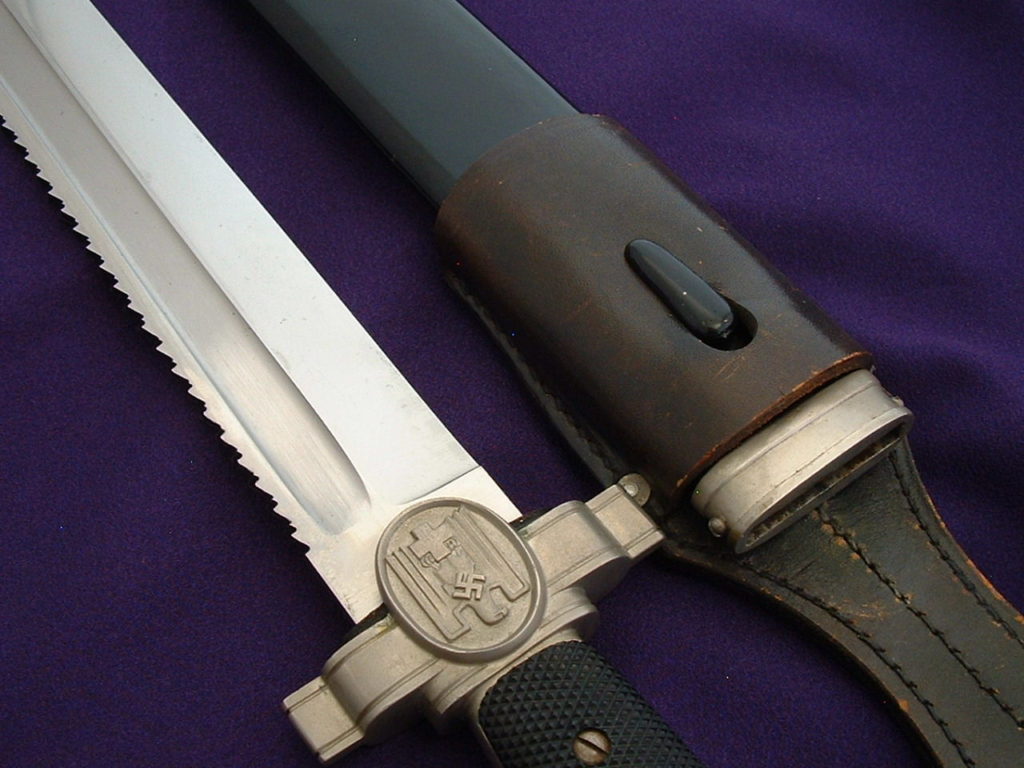 Mint Red Cross Hewer - D758 - 11