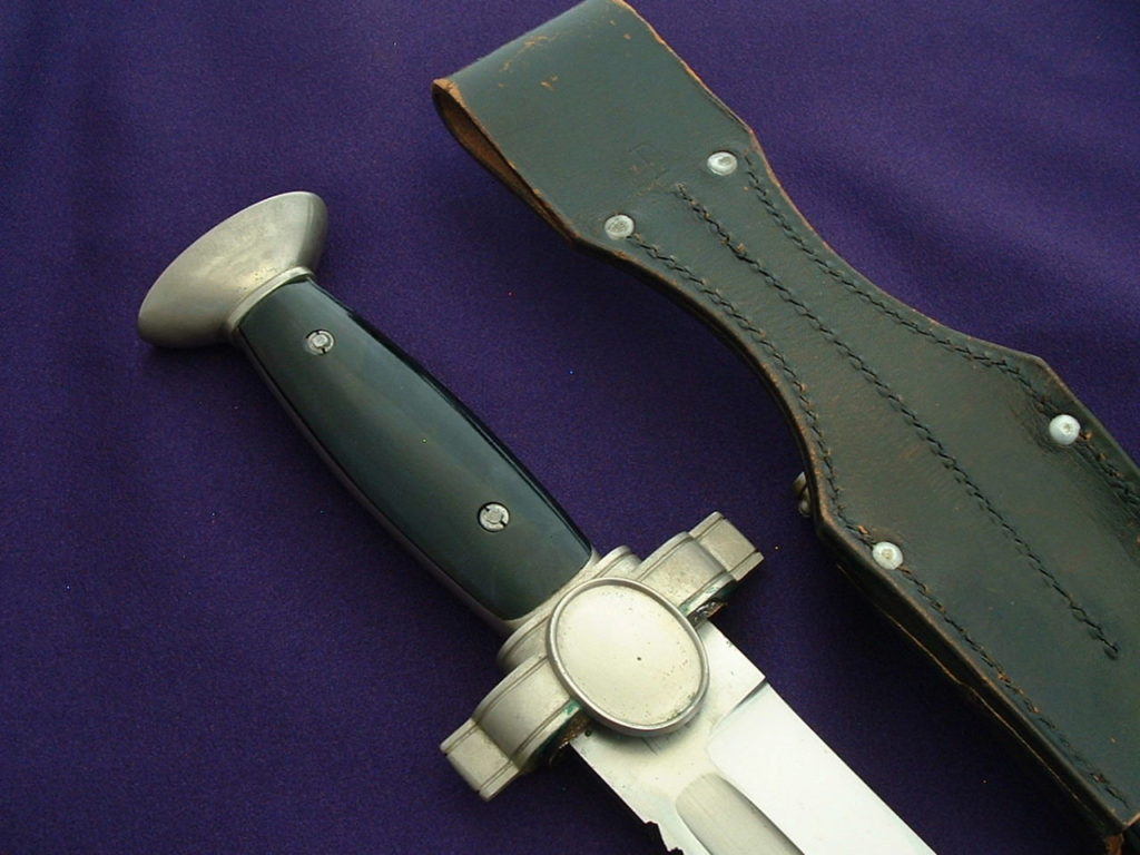 Mint Red Cross Hewer - D758 - 5