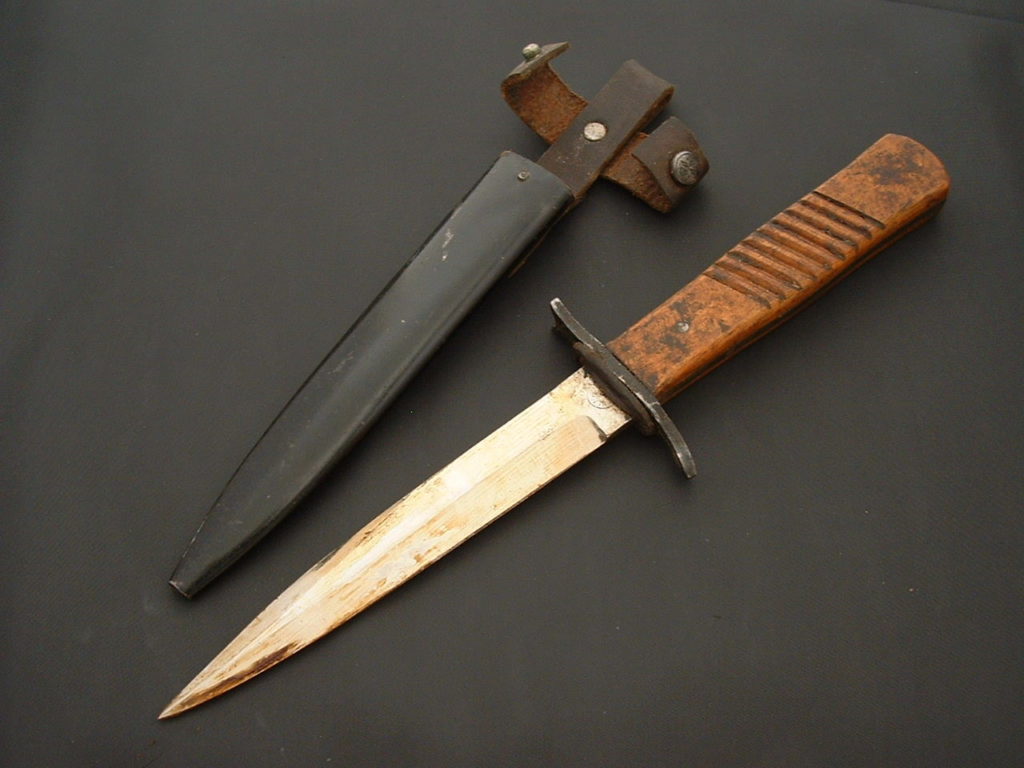 WWI German Fighting Knife by DEMAG - D795 - 1