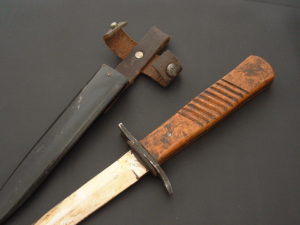 WWI German Fighting Knife by DEMAG - D795 - 4