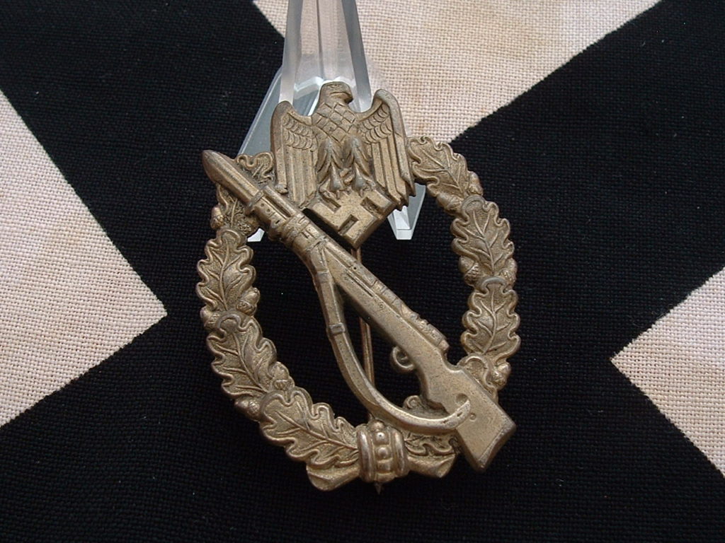 Infantry Assault Badge in Silver by Shuco - M436 - 1