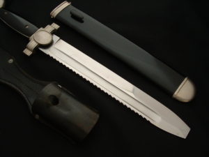 Mint Red Cross Hewer - D807 - 11