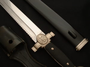 Mint Red Cross Hewer - D807 - 12