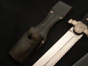 Mint Red Cross Hewer - D807 - 7