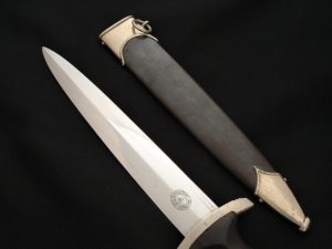 Early M33 SS Dagger by Hammesfahr - D823 - 11