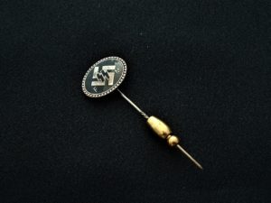 SS FM Pin by Deschler - M438 - 2
