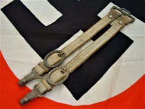 Deluxe Heer Dagger Hangers - A585 - 1