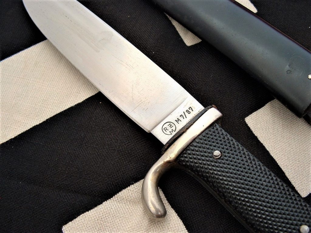 Hitler Youth Knife by M&A - D888 - 8