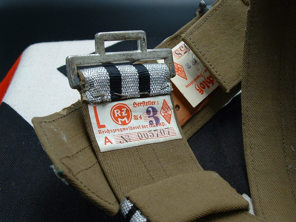Hitler Youth Leader's Buckle and Brocade - B177 - 8