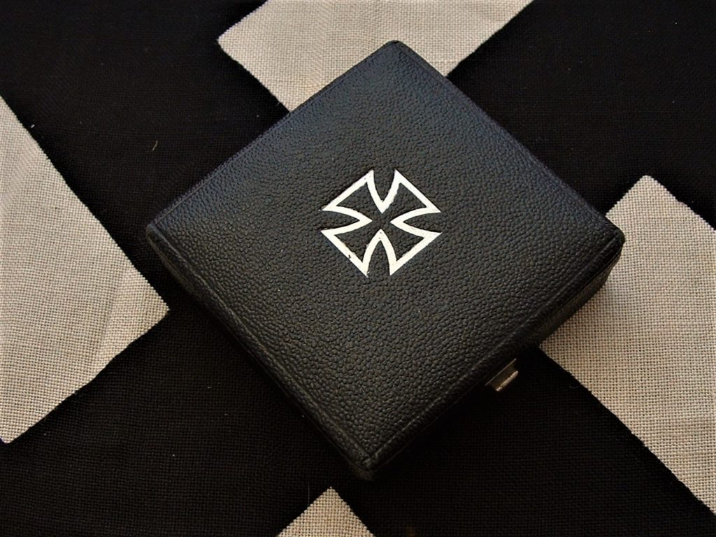 Iron Cross 1st Class by W & L - M456 - 1