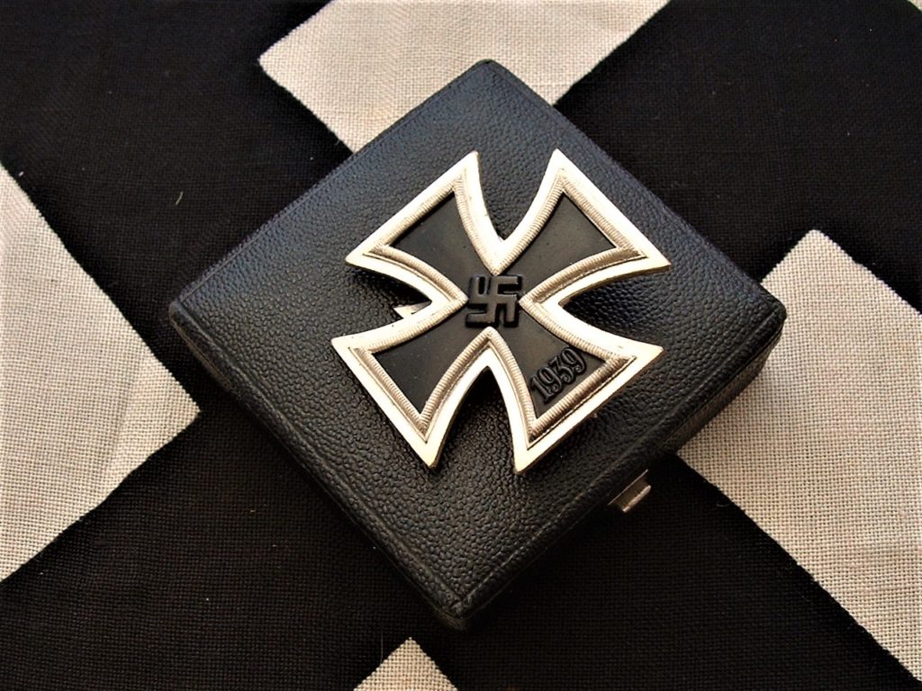 Iron Cross 1st Class by W & L - M456 - 2