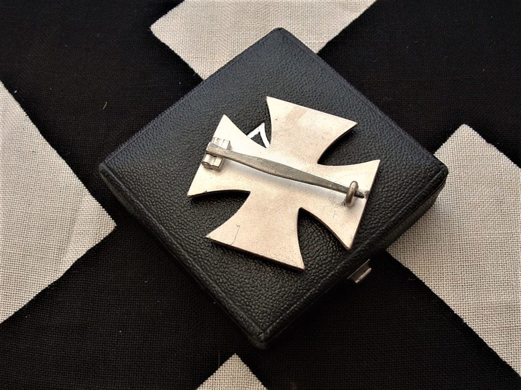 Iron Cross 1st Class by W & L - M456 - 3