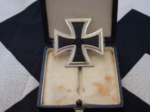 Iron Cross 1st Class by W & L - M456 - 4