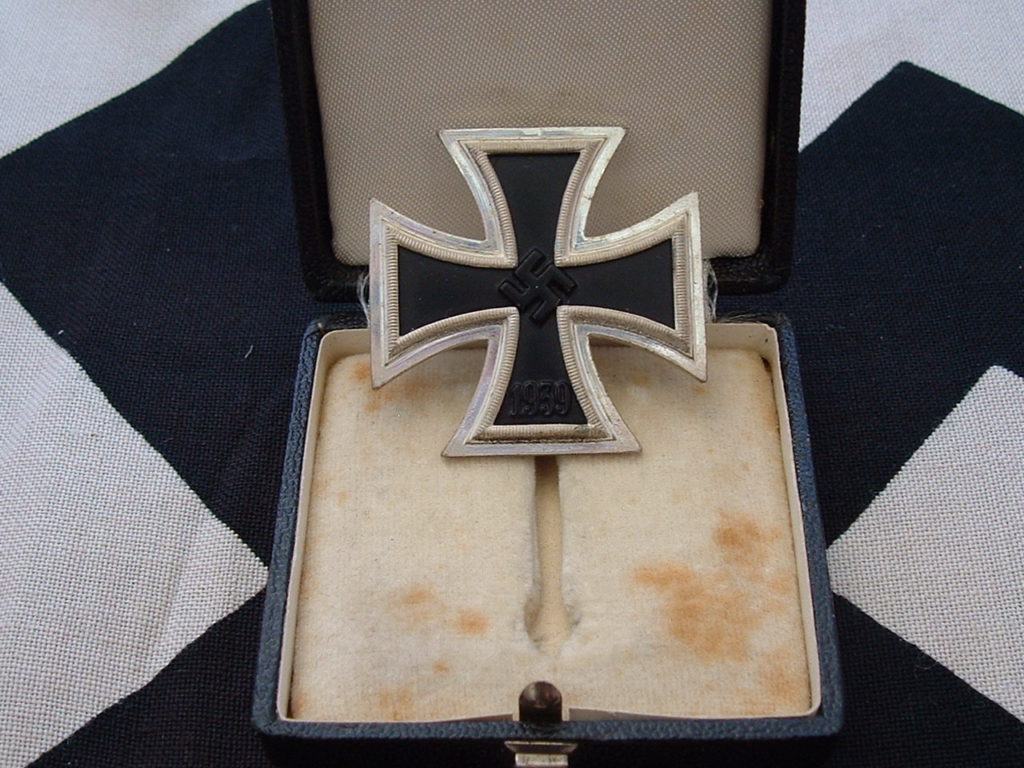Iron Cross 1st Class by W & L - M456 - 4