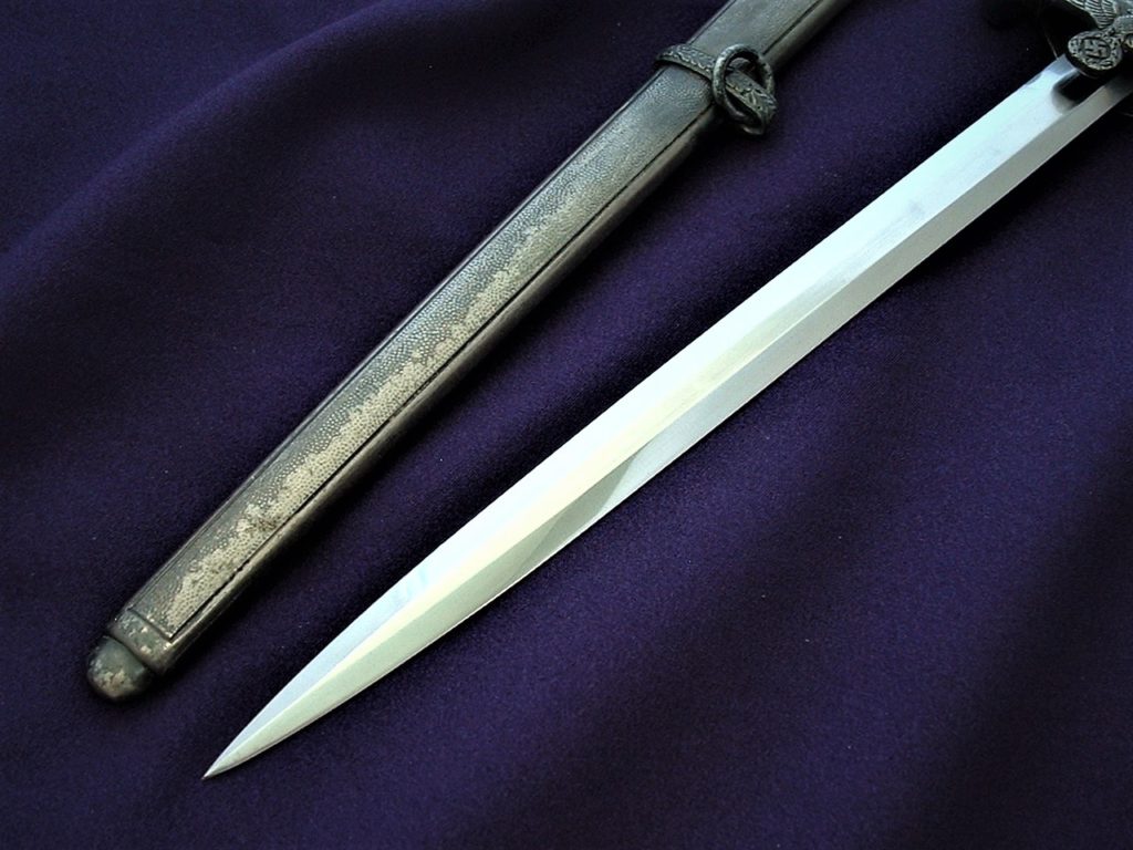 Slant Grip Heer Officer's Dagger by SMF - D897 - 5