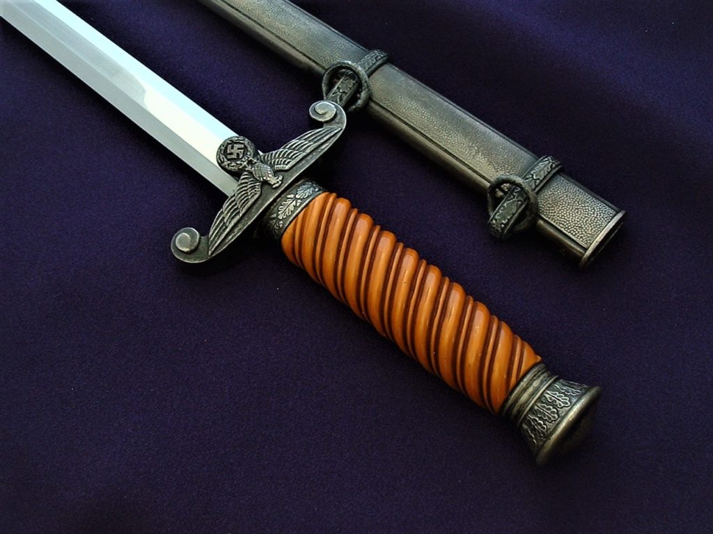 Slant Grip Heer Officer's Dagger by SMF - D897 - 8