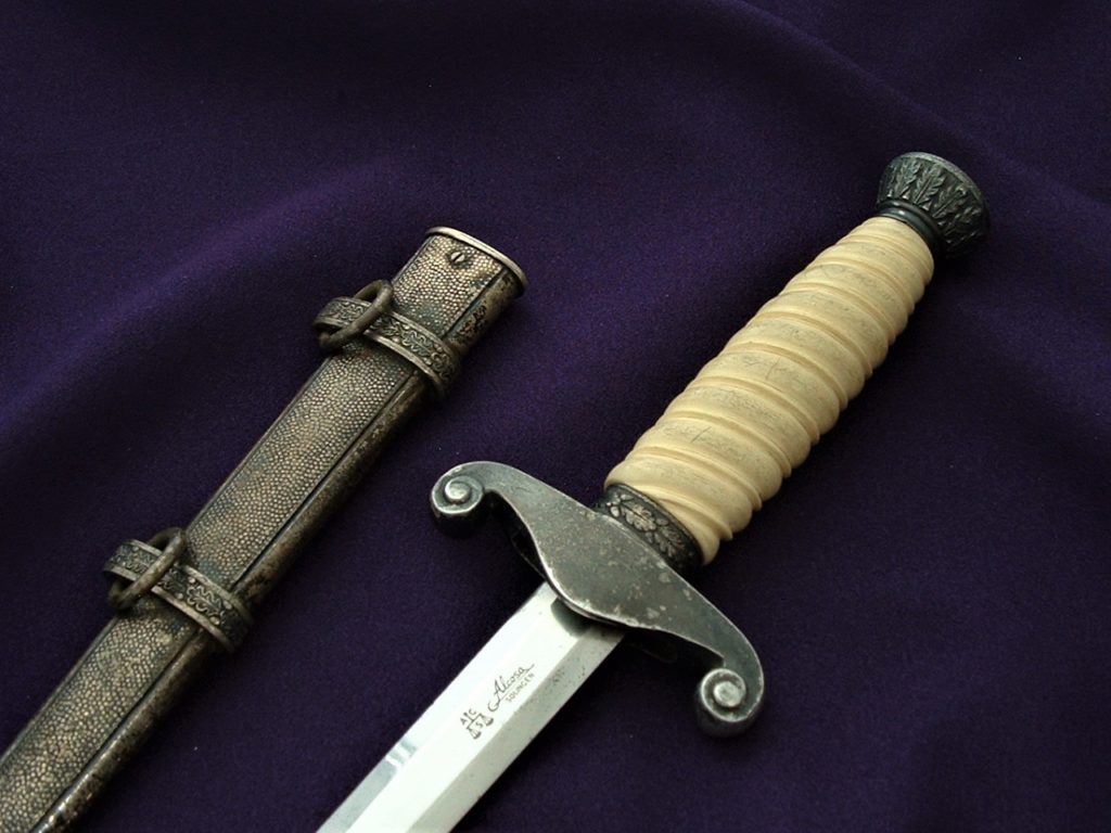 Army Officer's Dagger by Alcoso - D910 - 2