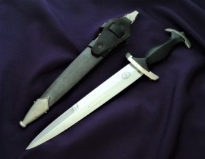 Early M33 SS Dagger by Herder - D922 - 2