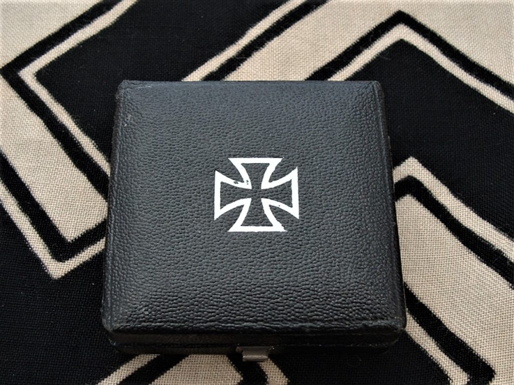 WWII Iron Cross 1st Class by Mayer - M470 - 1