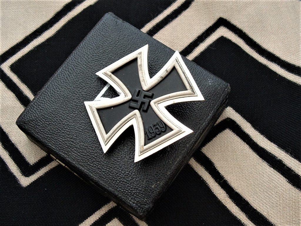 WWII Iron Cross 1st Class by Mayer - M470 - 2