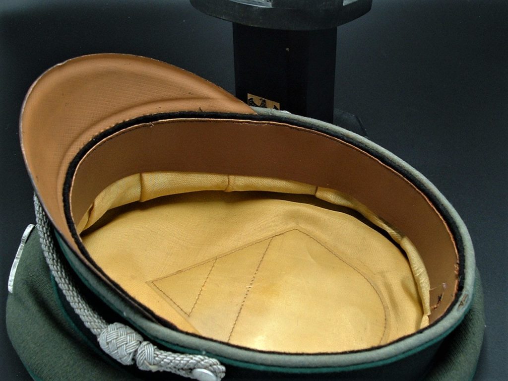 Heer Officers Visor - H195 - 7