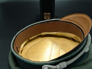 Heer Officers Visor - H195 - 9