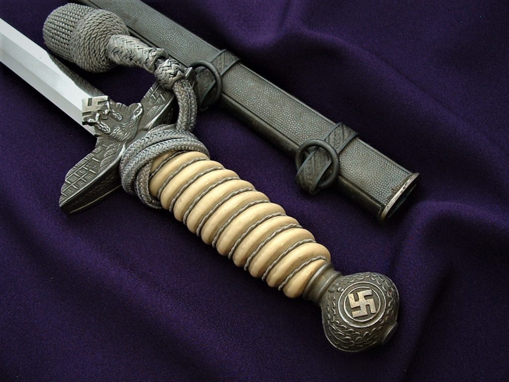 Minty 2nd Model Luft Officer's Dagger by Holler - D940 - 11