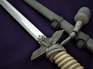 Minty 2nd Model Luft Officer's Dagger by Holler - D940 - 12