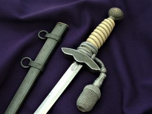 Minty 2nd Model Luft Officer's Dagger by Holler - D940 - 2