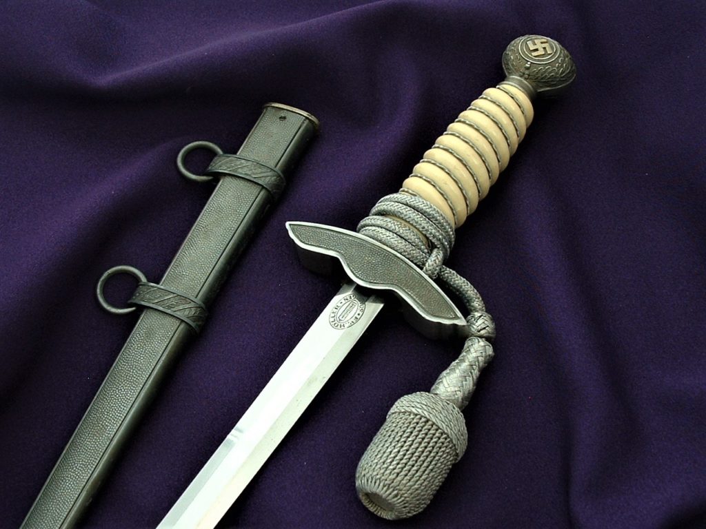 Minty 2nd Model Luft Officer's Dagger by Holler - D940 - 2