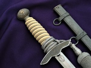Minty 2nd Model Luft Officer's Dagger by Holler - D940 - 4