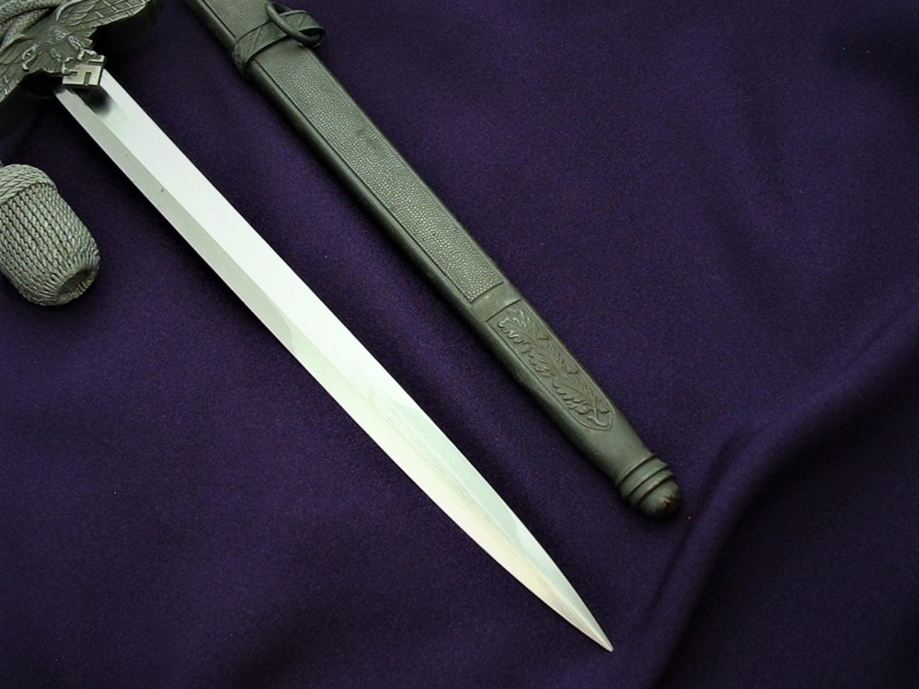 Minty 2nd Model Luft Officer's Dagger by Holler - D940 - 6