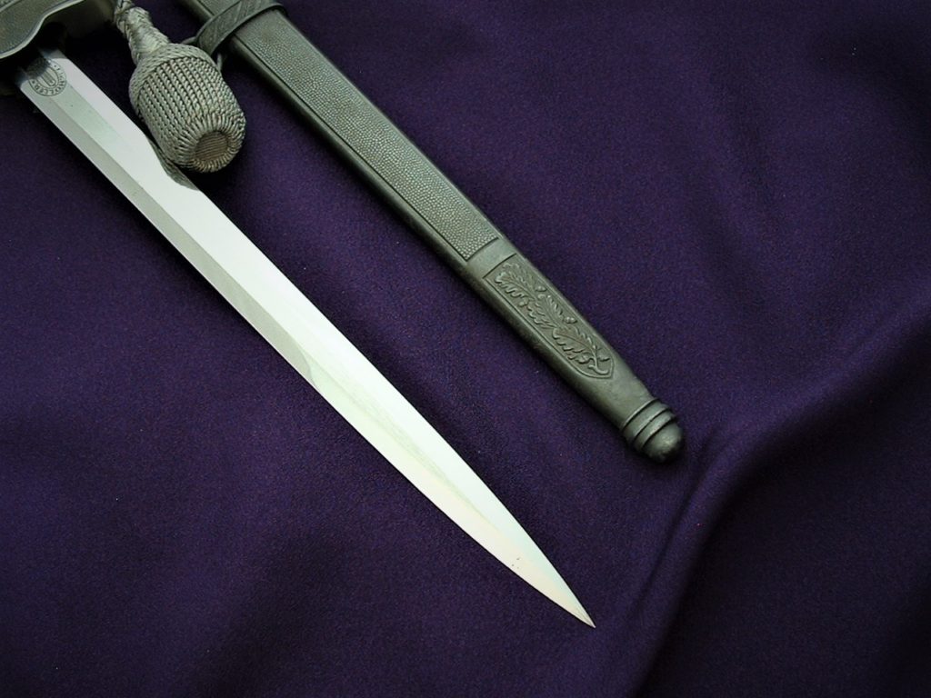 Minty 2nd Model Luft Officer's Dagger by Holler - D940 - 7