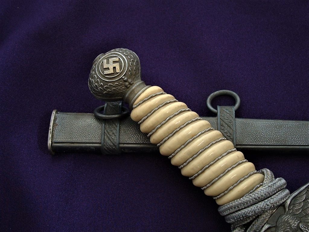 Minty 2nd Model Luft Officer's Dagger by Holler - D940 - 8