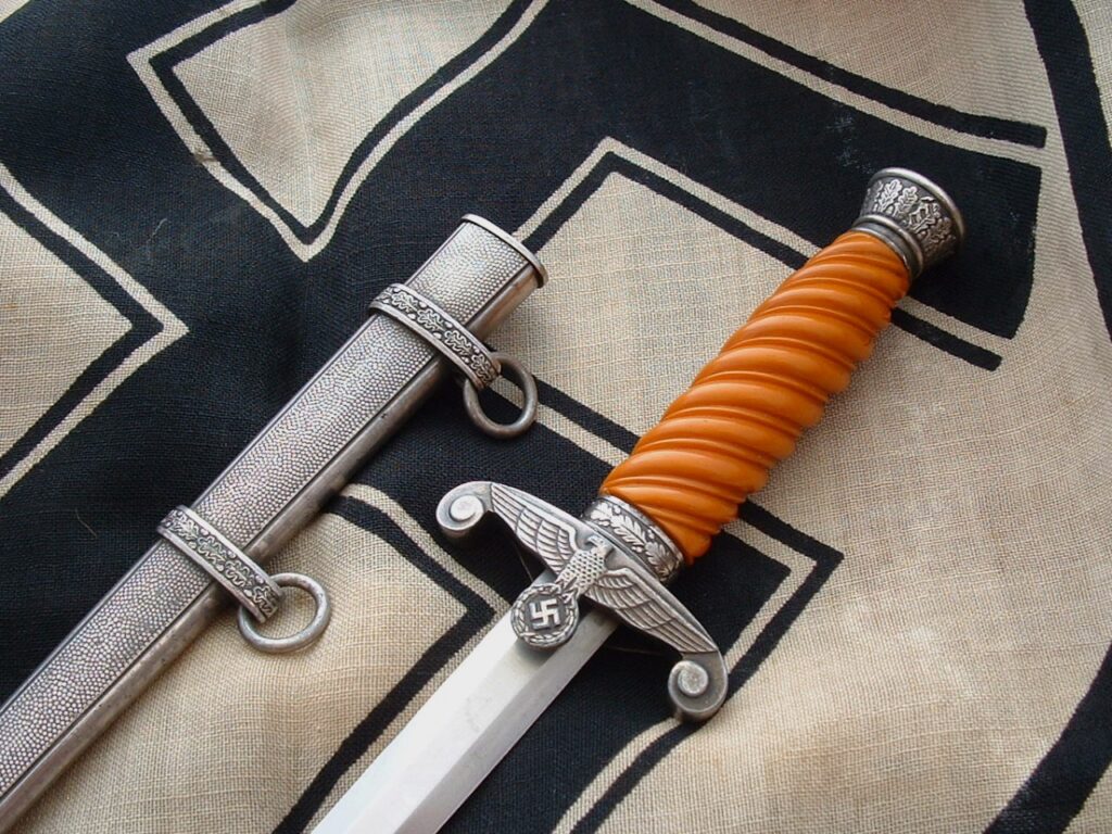 Early Rare Maker Army Officer's Dagger by Luneschloss - D977 - 1
