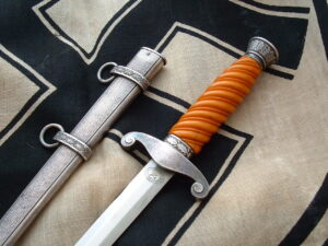 Early Rare Maker Army Officer's Dagger by Luneschloss - D977 - 2