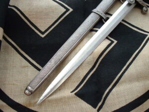 Early Rare Maker Army Officer's Dagger by Luneschloss - D977 - 5