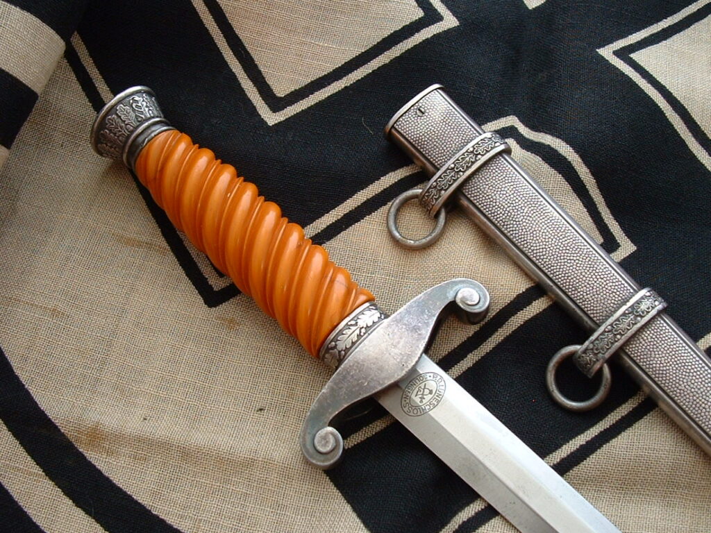 Early Rare Maker Army Officer's Dagger by Luneschloss - D977 - 7