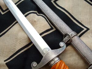 Early Rare Maker Army Officer's Dagger by Luneschloss - D977 - 8