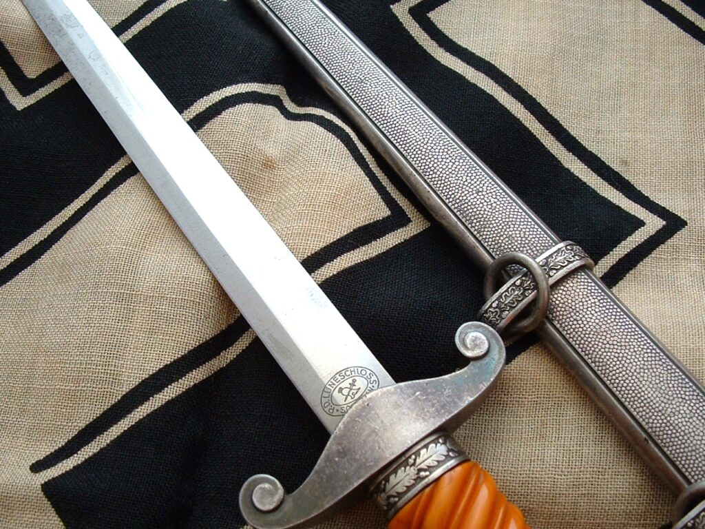 Early Rare Maker Army Officer's Dagger by Luneschloss - D977 - 8