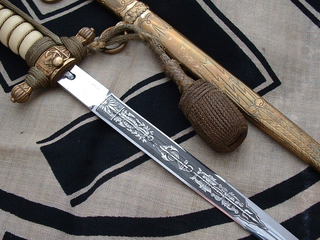 3rd Reich Kriegsmarine Dagger by Eickhorn - D985 - 4