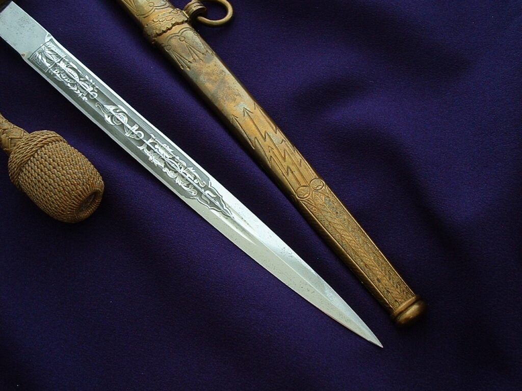 3rd Reich Kriegsmarine Dagger by Eickhorn - D992 - 8