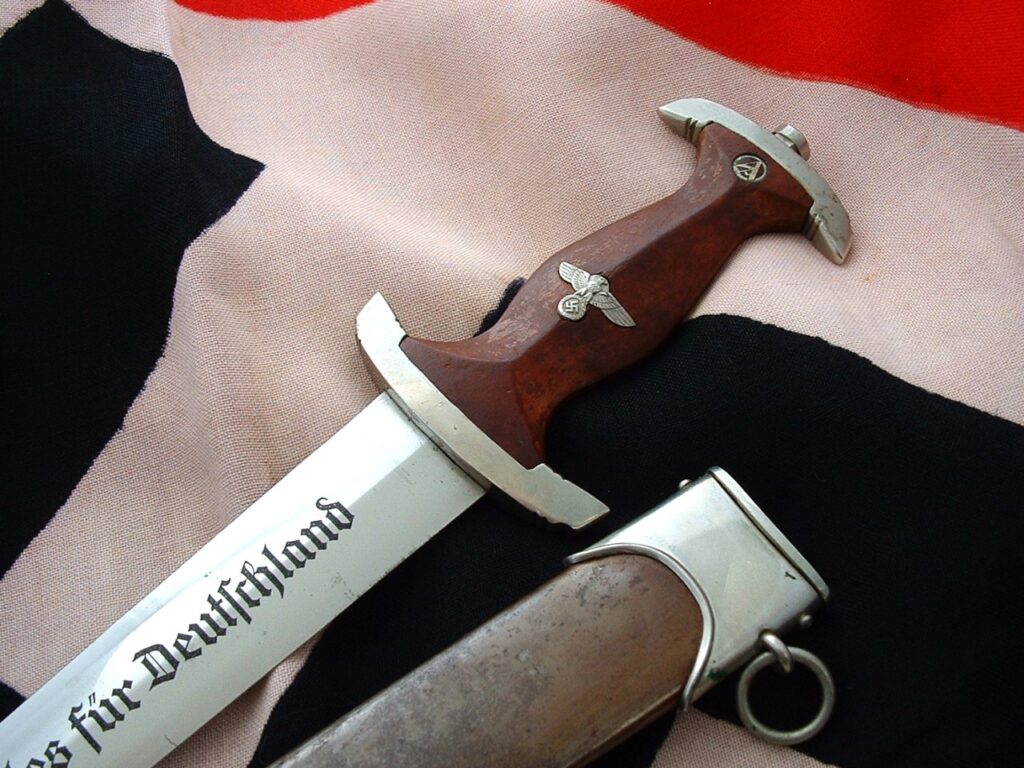 Early Stormtrooper's Dagger by Heller - D997 - 3